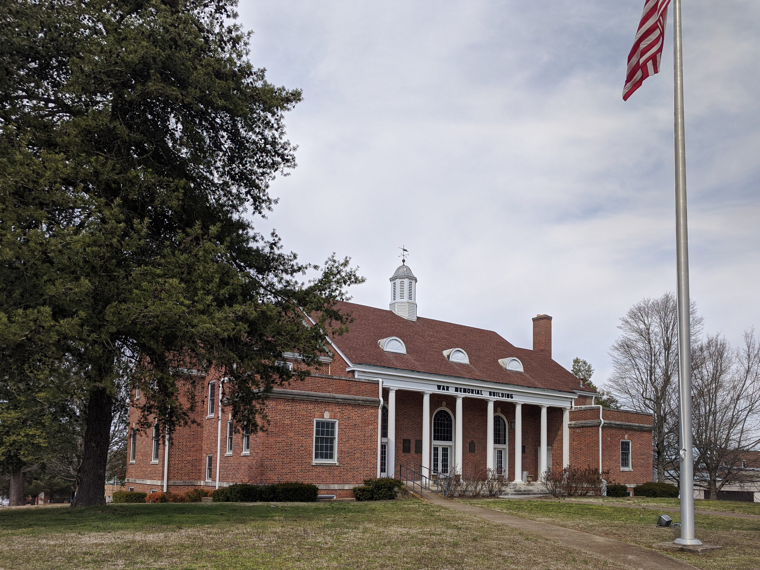 War Memorial Building in Dickson Tennessee