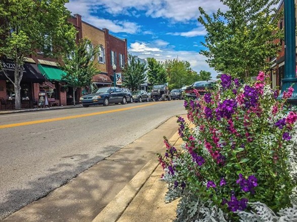 Historic buildings lining Main Street in downtown Franklin, Tennessee
