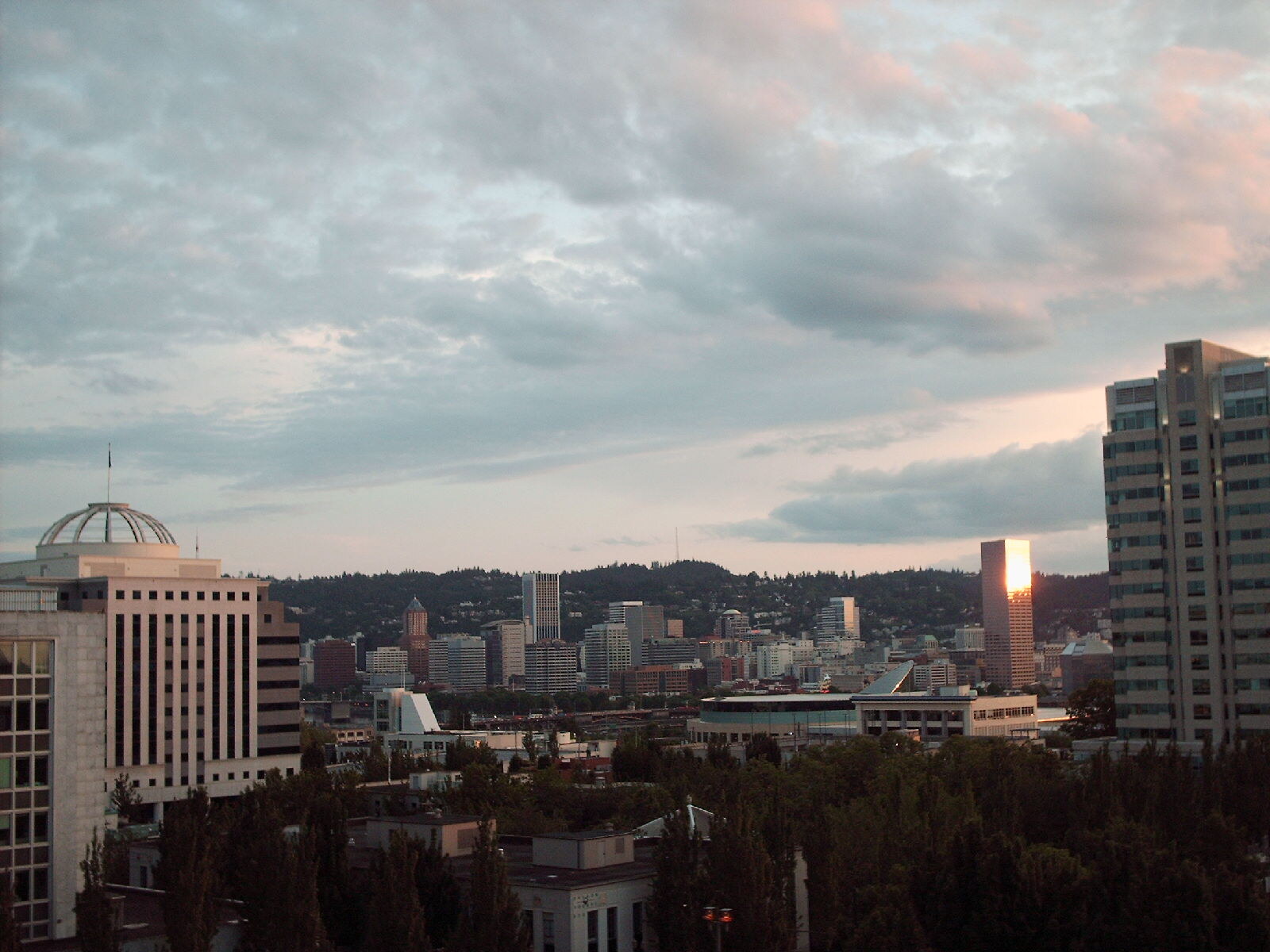 Portland, Oregon skyline and city view
